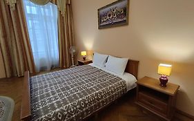 Apartment In Maria Zankovetska Theatre